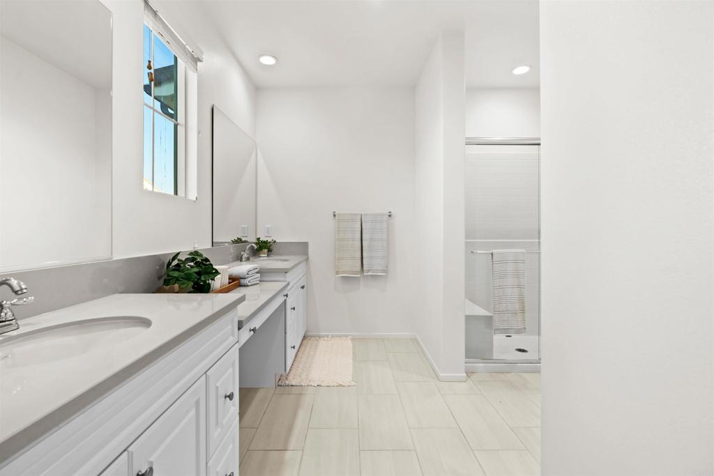 1917 Avenida Echeveria 43