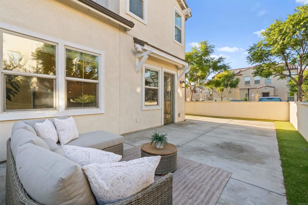 1917 Avenida Echeveria 43