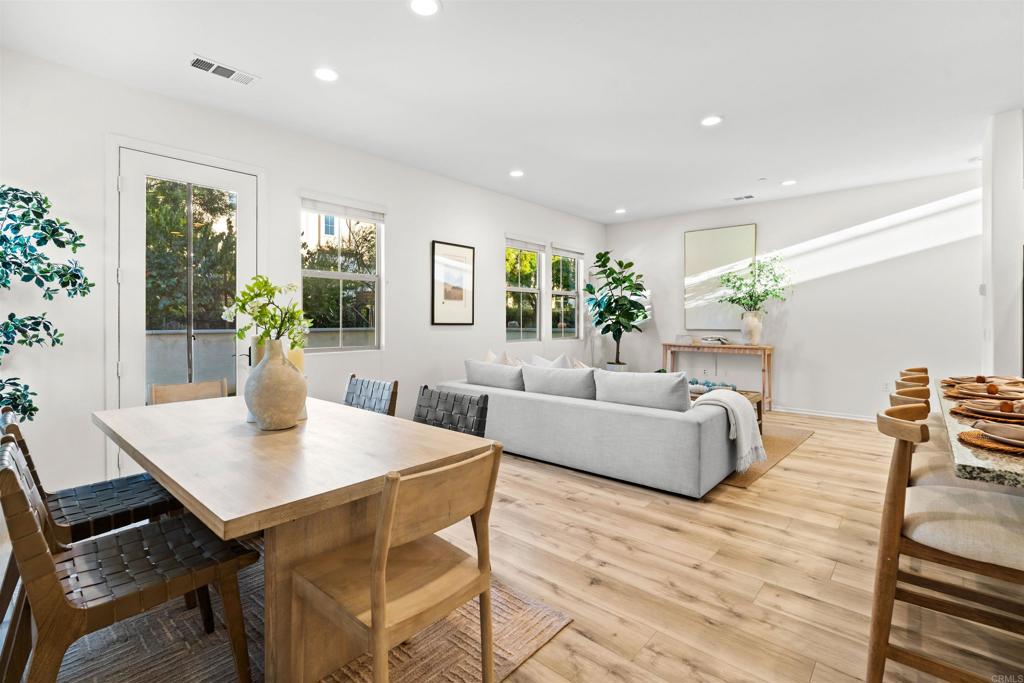 1917 Avenida Echeveria 43