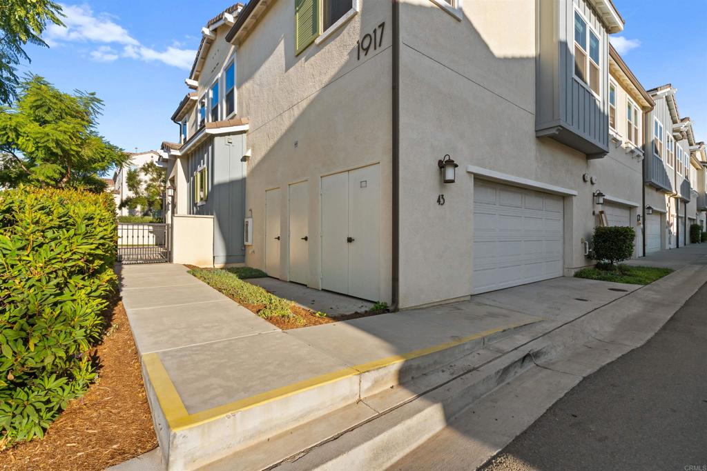 1917 Avenida Echeveria 43