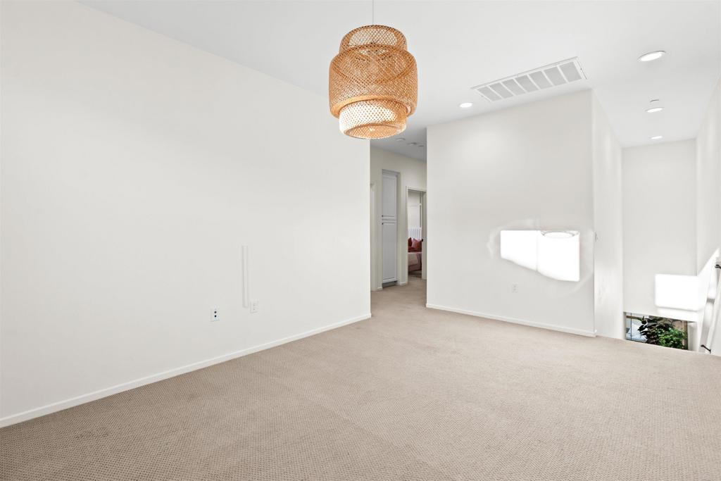 1917 Avenida Echeveria 43