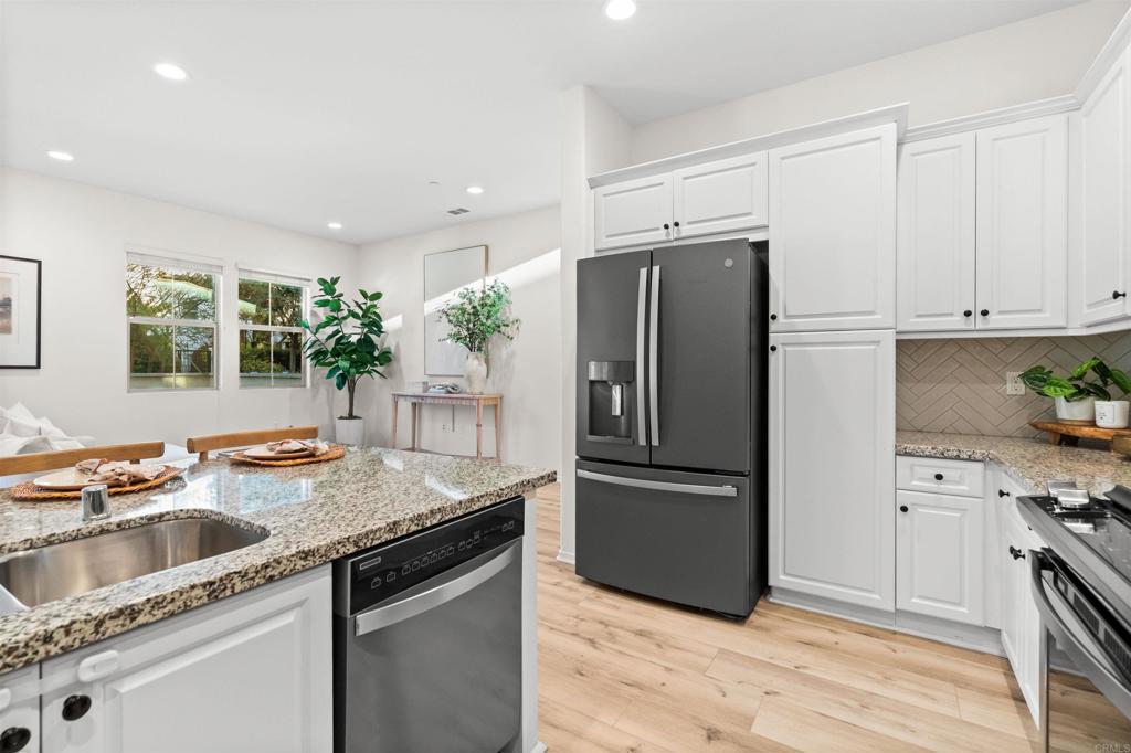 1917 Avenida Echeveria 43