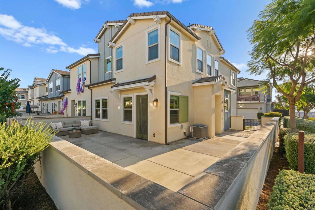 1917 Avenida Echeveria 43