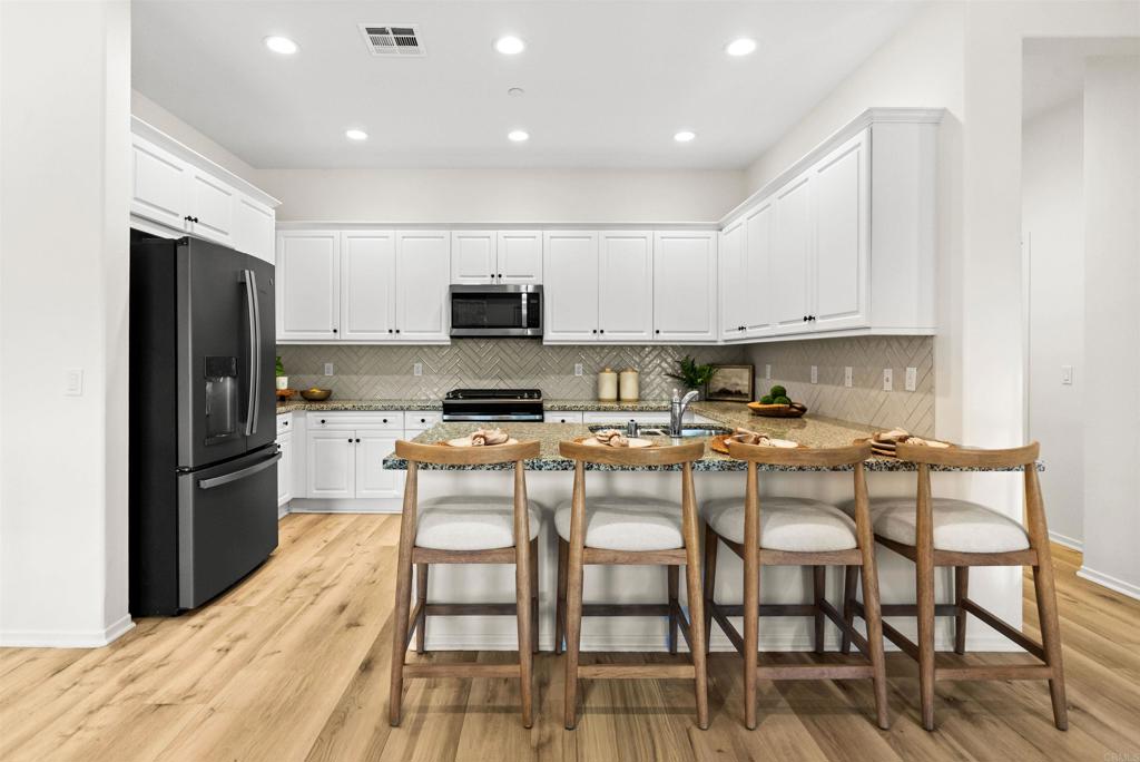 1917 Avenida Echeveria 43