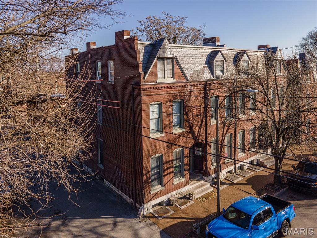 1916 Menard Street