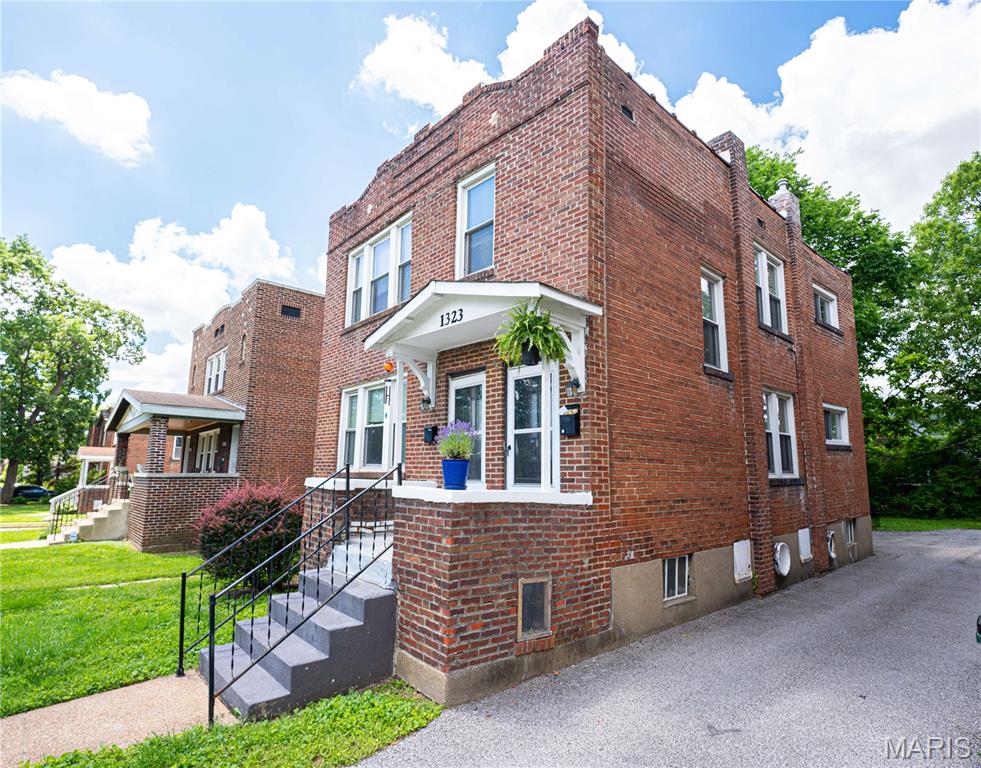1323 Woodland Drive
