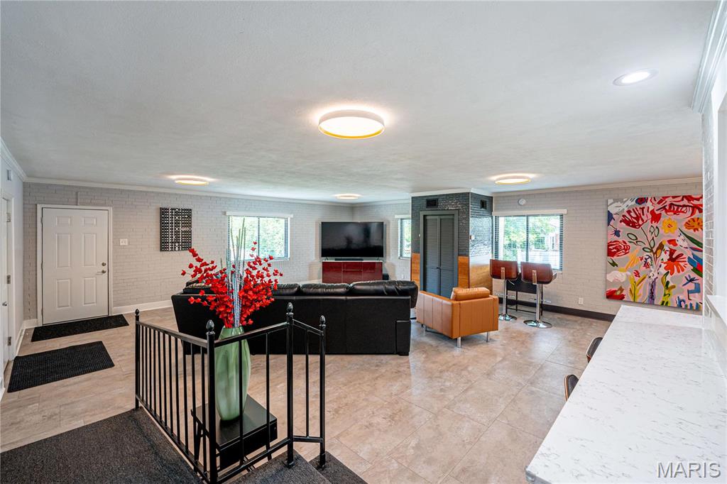 1118 S Laclede Station Road