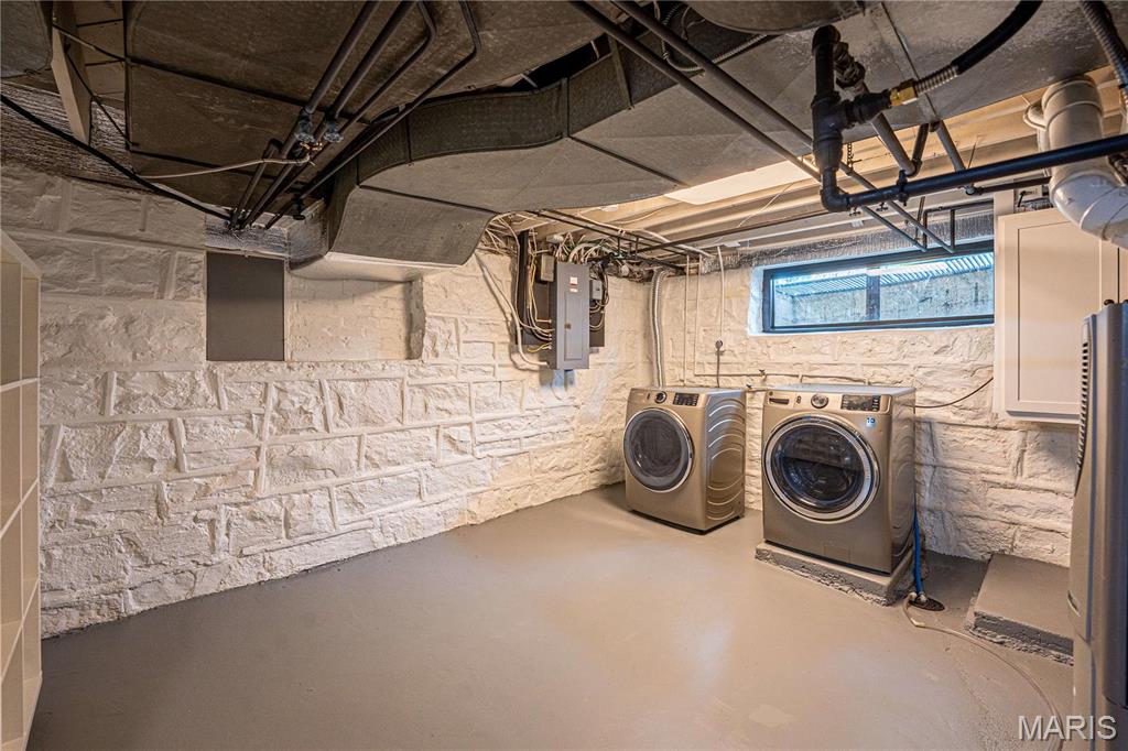 1118 S Laclede Station Road