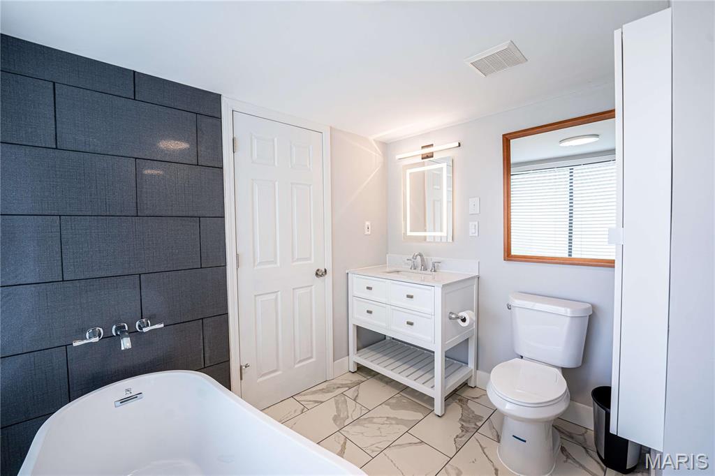 1118 S Laclede Station Road