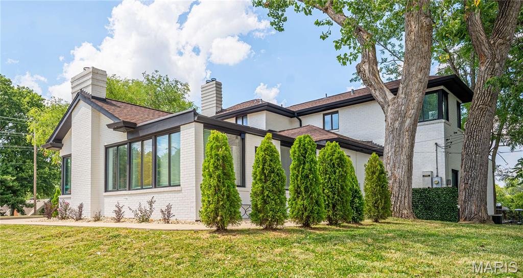 1118 S Laclede Station Road