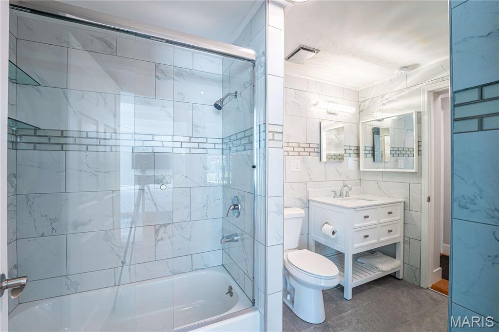 1118 S Laclede Station Road