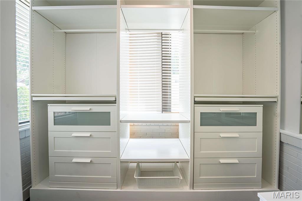 1118 S Laclede Station Road