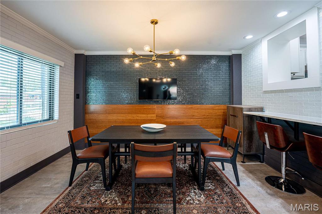 1118 S Laclede Station Road