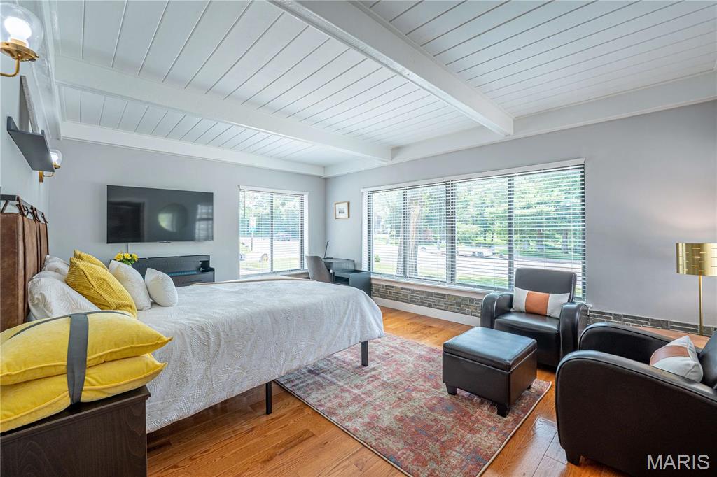 1118 S Laclede Station Road