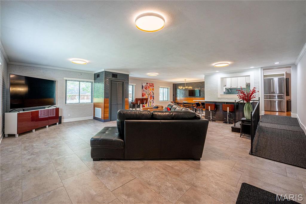 1118 S Laclede Station Road