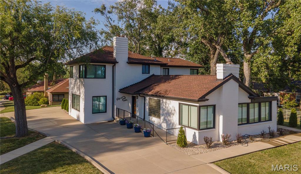 1118 S Laclede Station Road