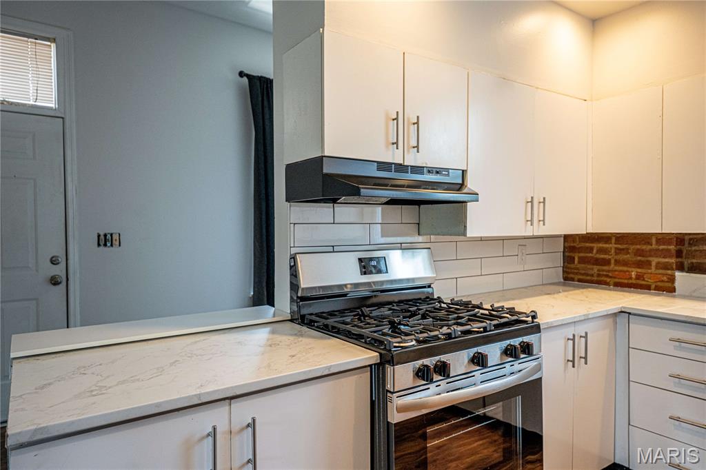 2211 Menard Street Unit: R