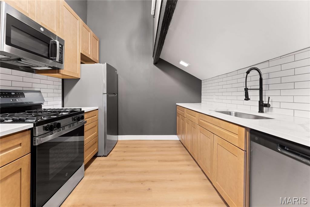 2211 Menard Street Unit: R