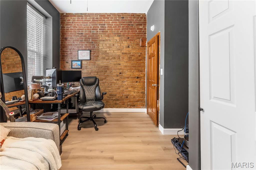 2211 Menard Street Unit: R