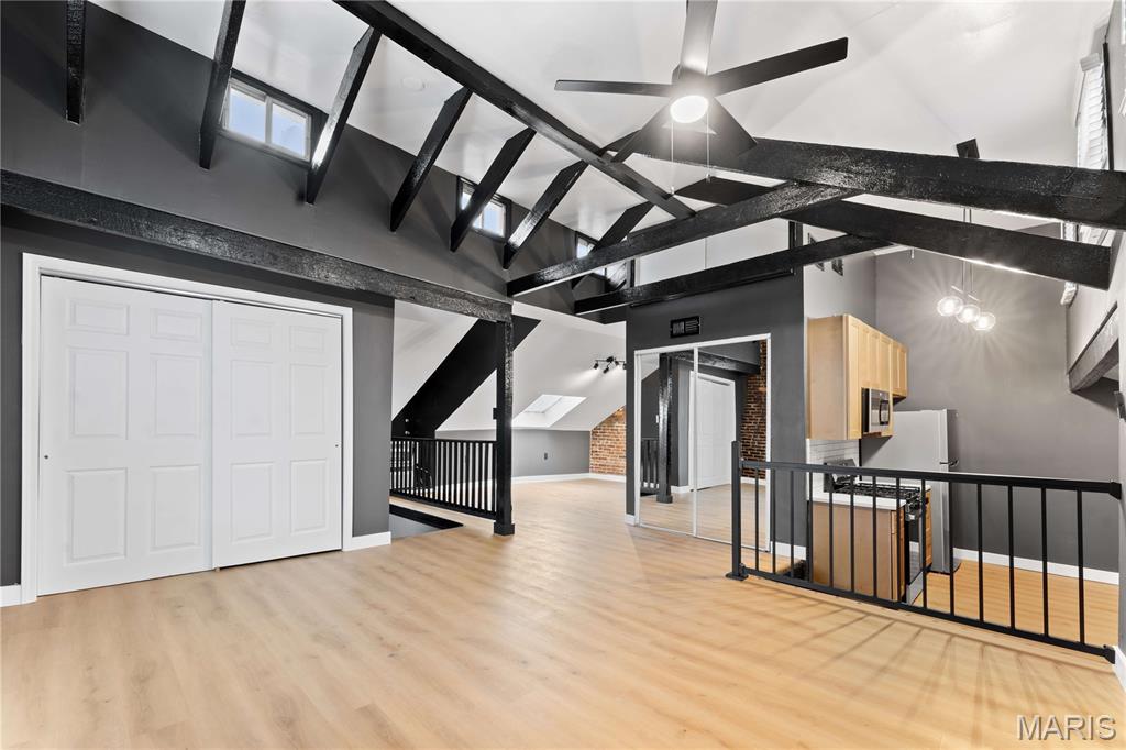 2211 Menard Street Unit: R