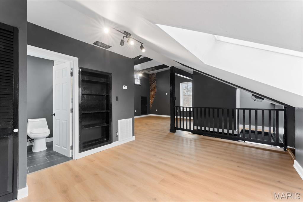 2211 Menard Street Unit: R