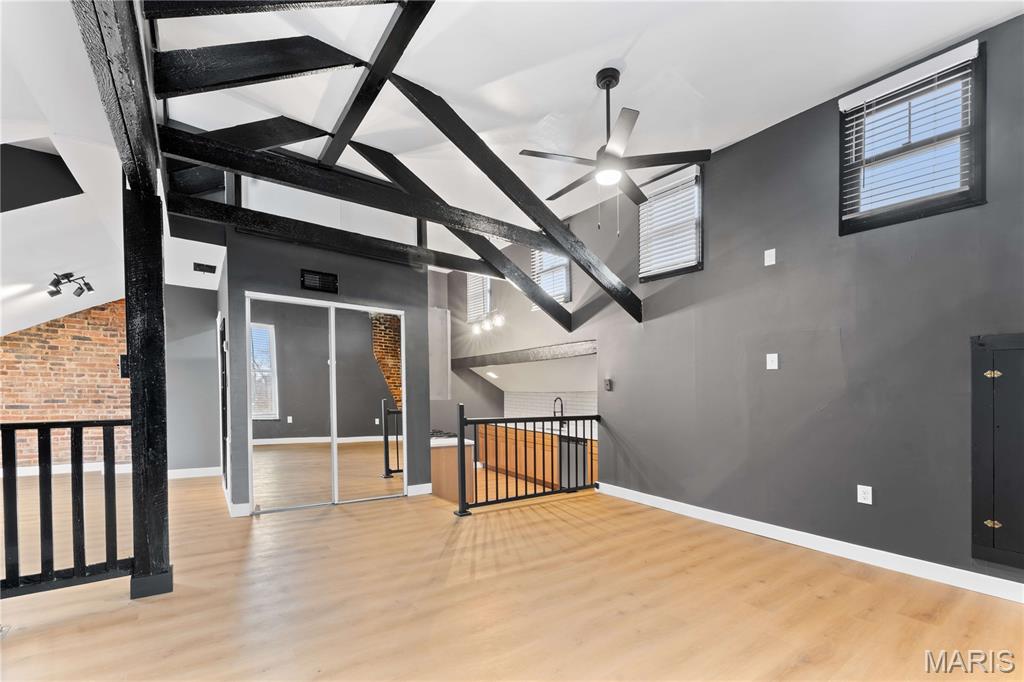 2211 Menard Street Unit: R