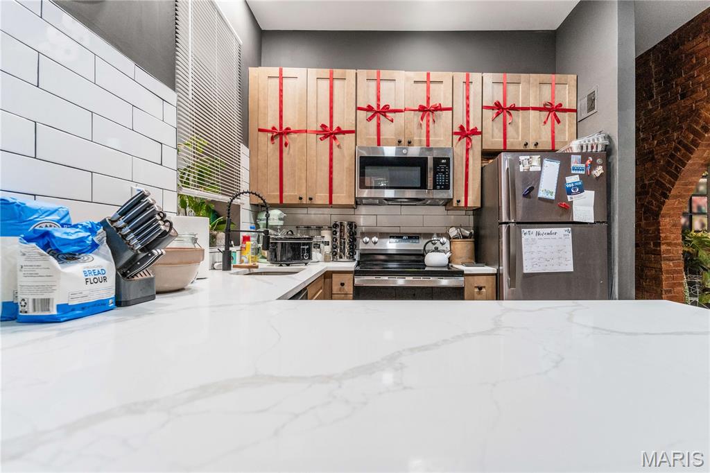 2211 Menard Street Unit: R