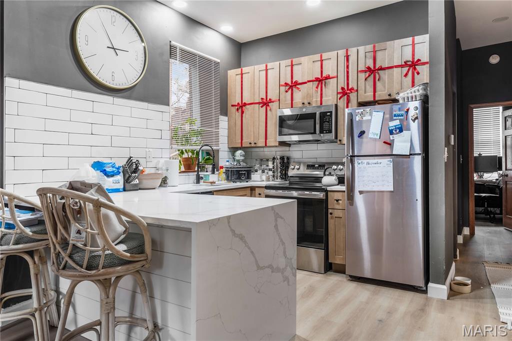 2211 Menard Street Unit: R