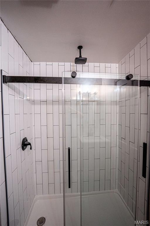 2211 Menard Street Unit: R