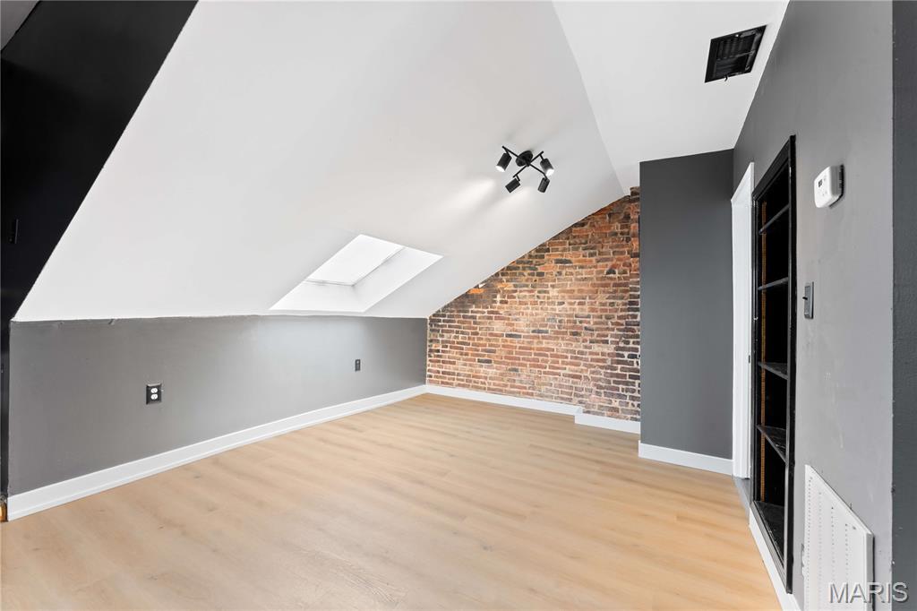 2211 Menard Street Unit: R