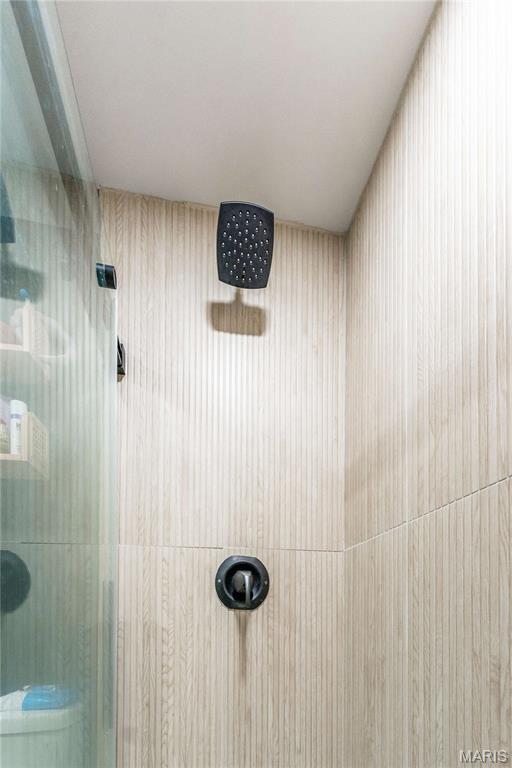 2211 Menard Street Unit: R