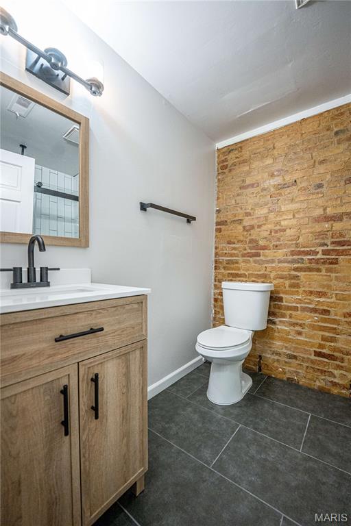 2211 Menard Street Unit: R