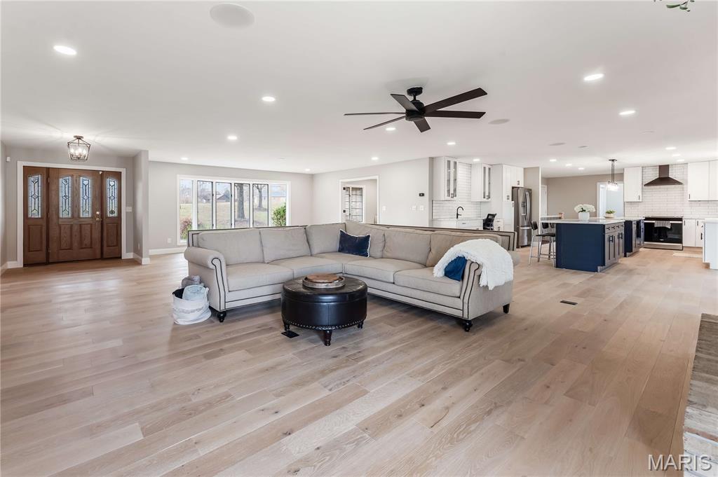 4344 Iron Mountain Bluff