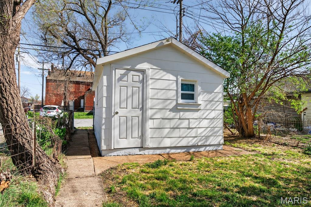 7904 Pennsylvania Avenue