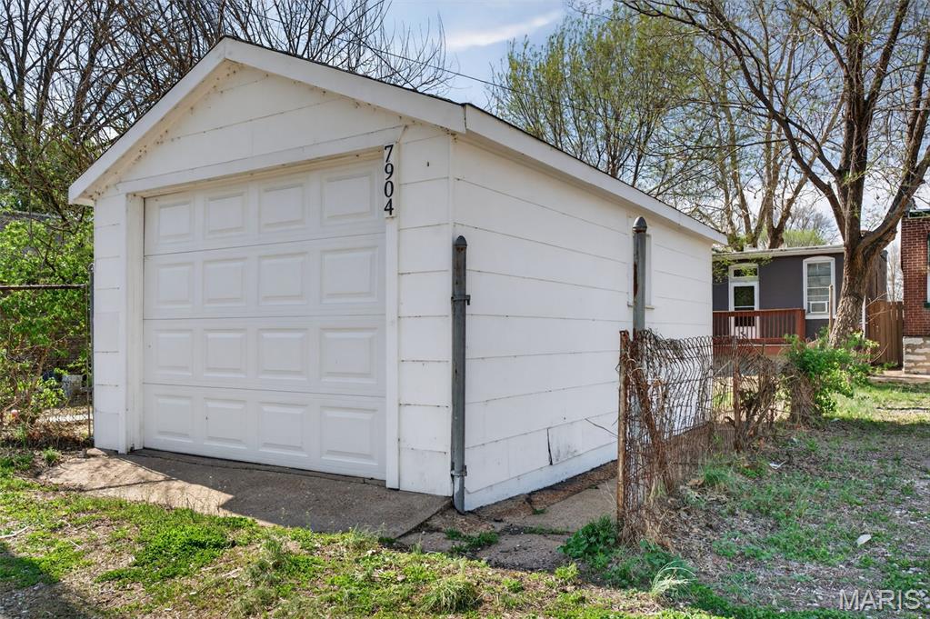 7904 Pennsylvania Avenue