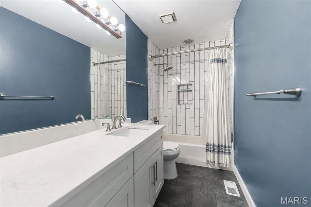 445 Clara Avenue Unit: 24