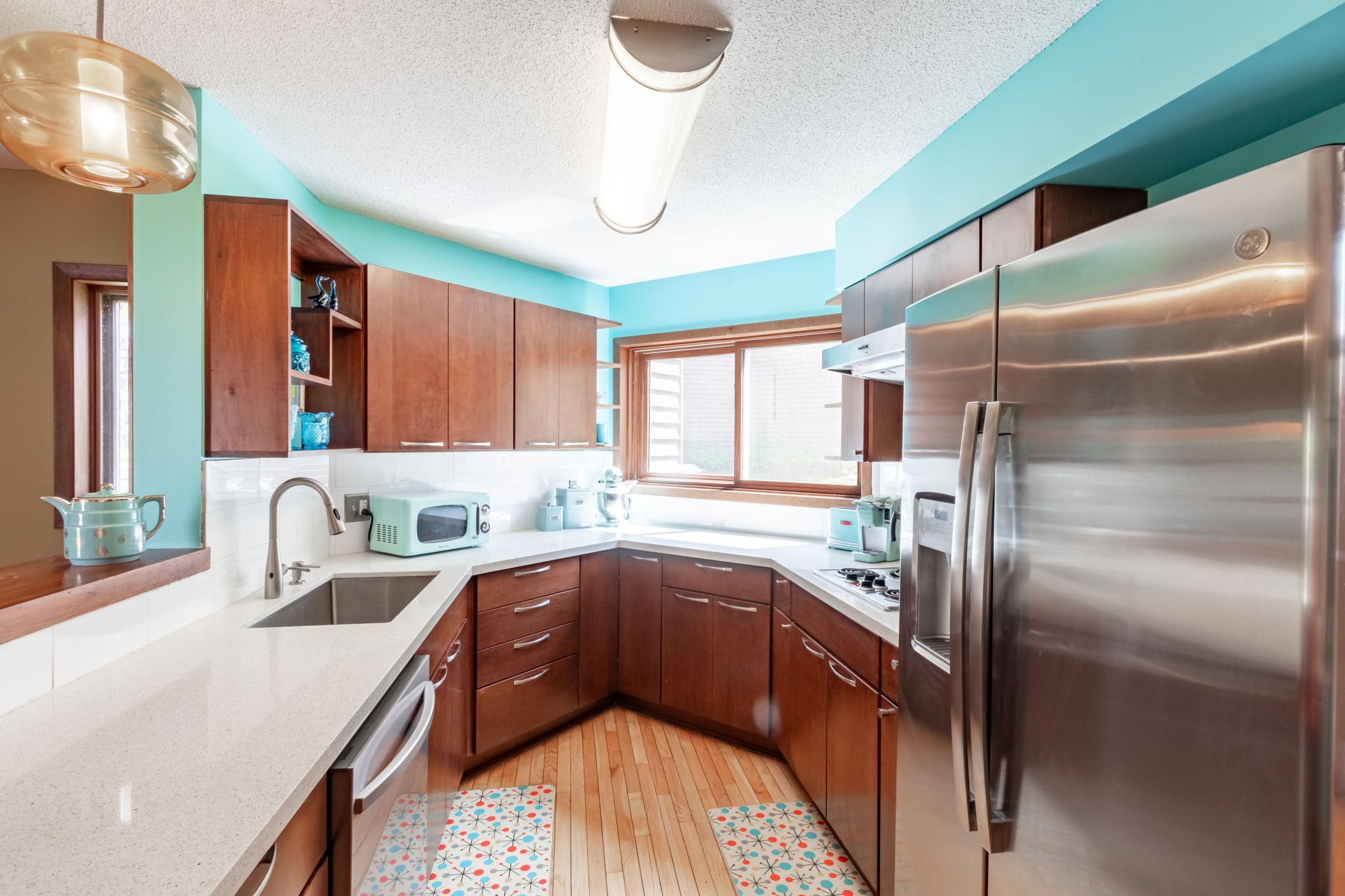 1345 Spencer Road W