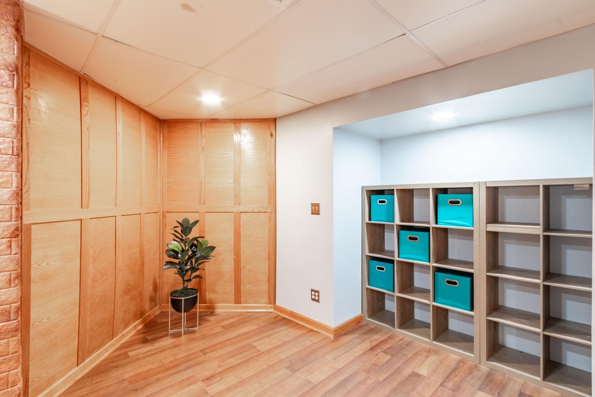 1345 Spencer Road W