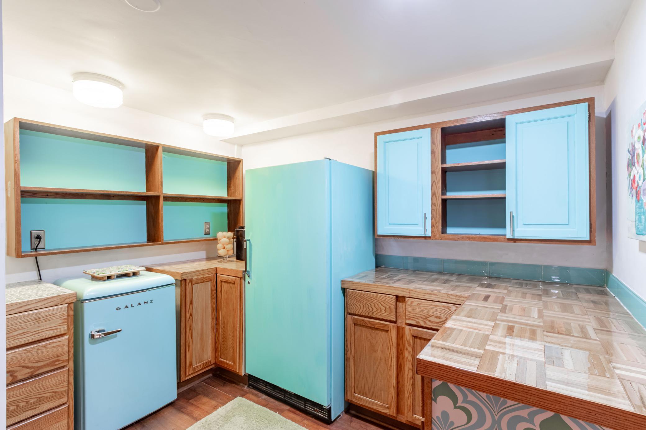 1345 Spencer Road W