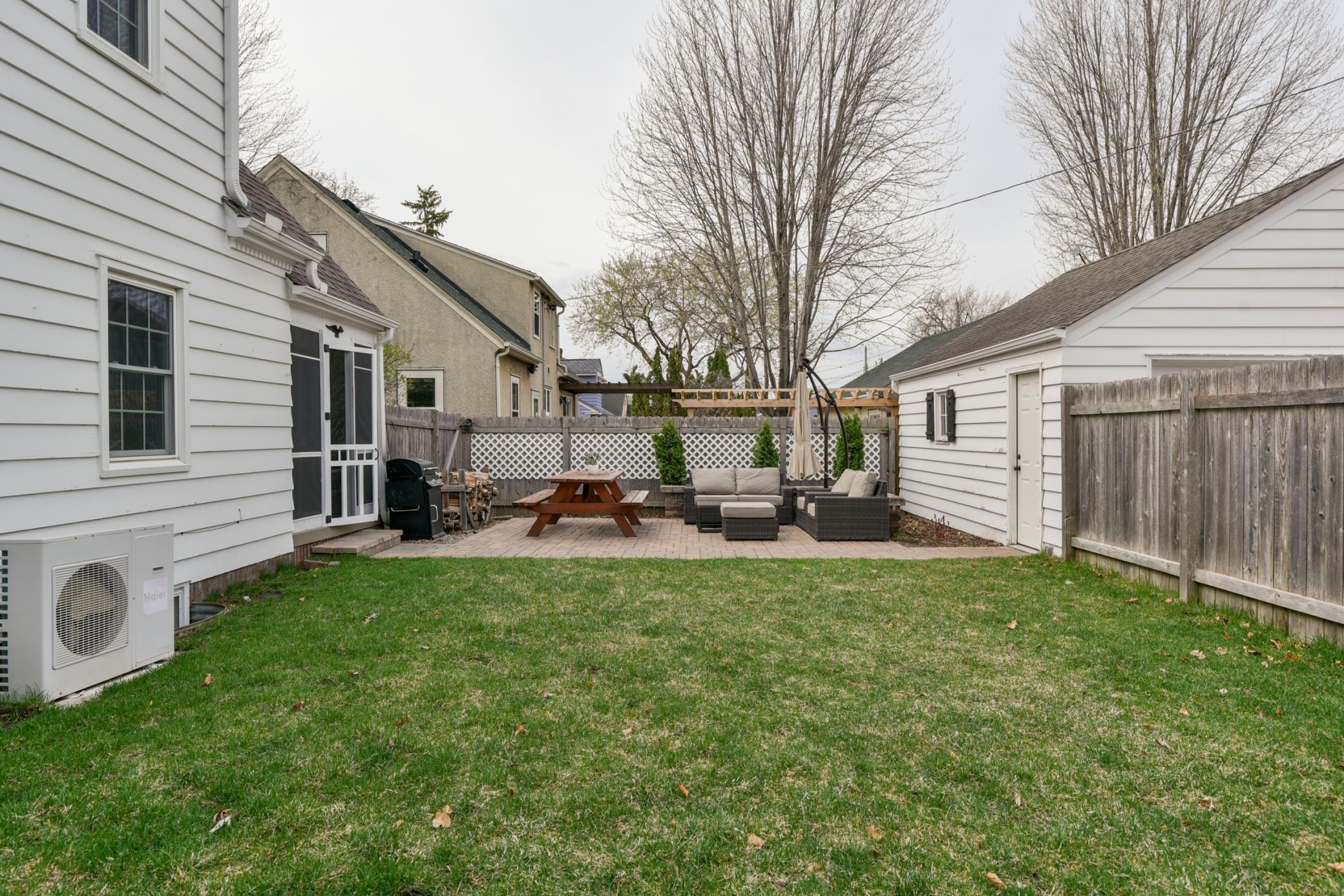 5220 Shoreview Avenue