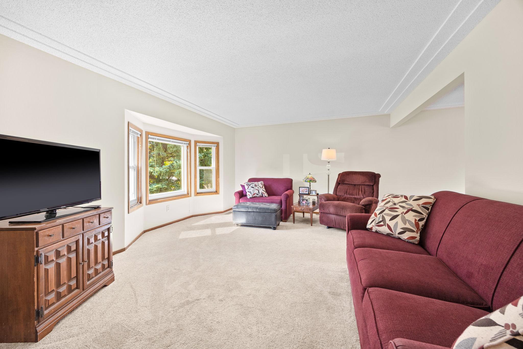 9174 Kirkwood Lane N