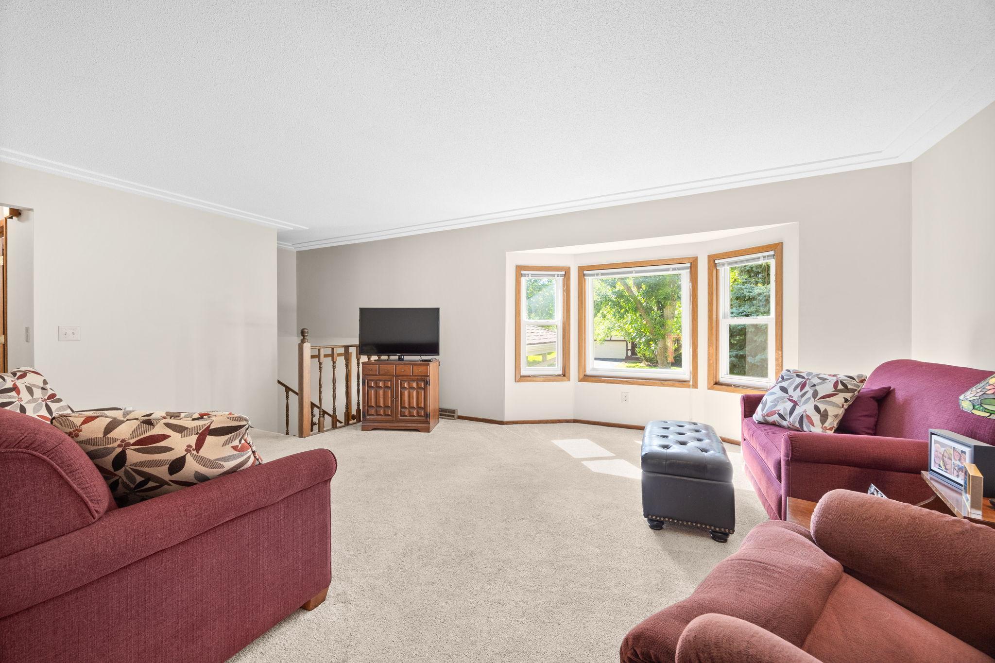 9174 Kirkwood Lane N