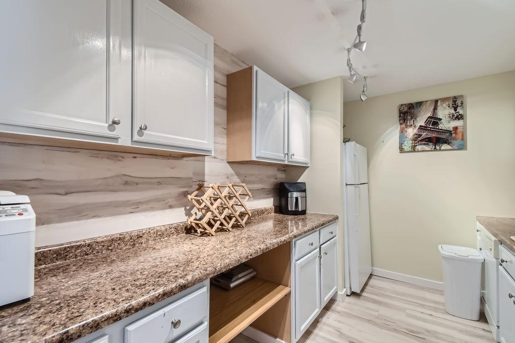 6423 Colony Way Unit: 2H