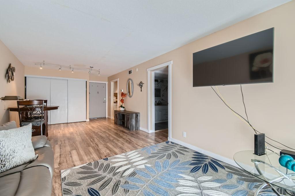 6423 Colony Way Unit: 2H