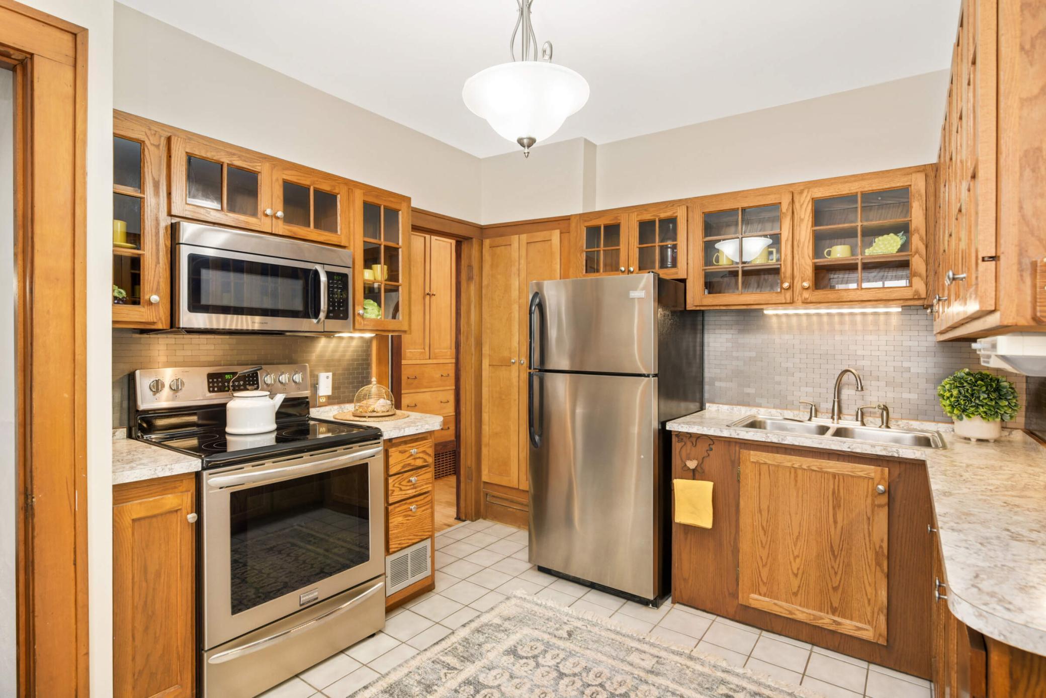 3819 Russell Avenue N