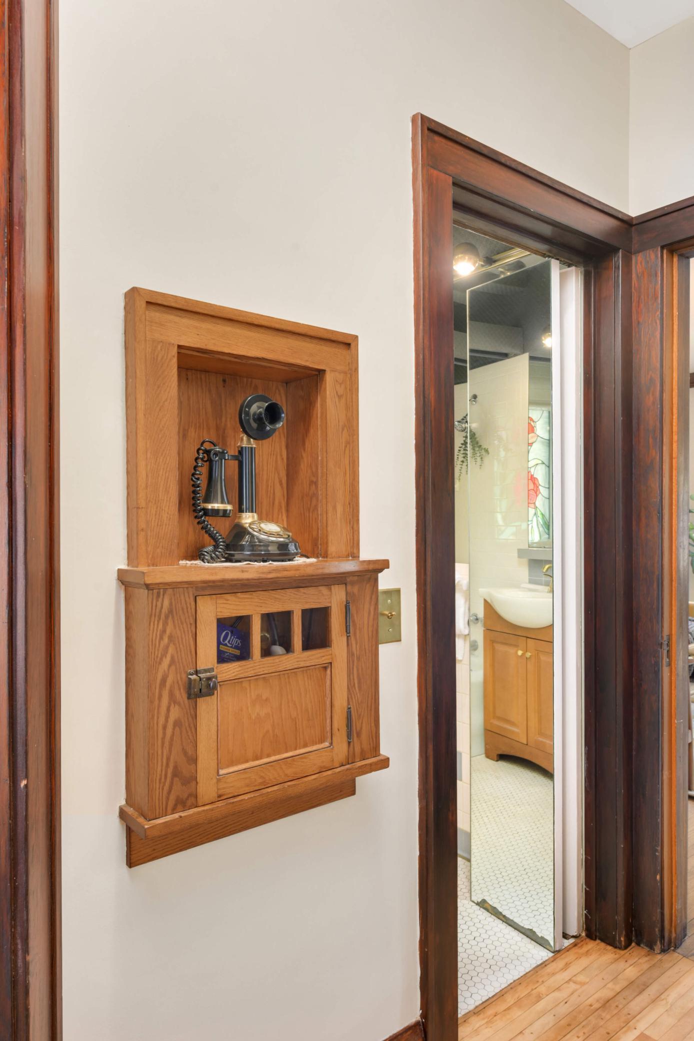 3819 Russell Avenue N