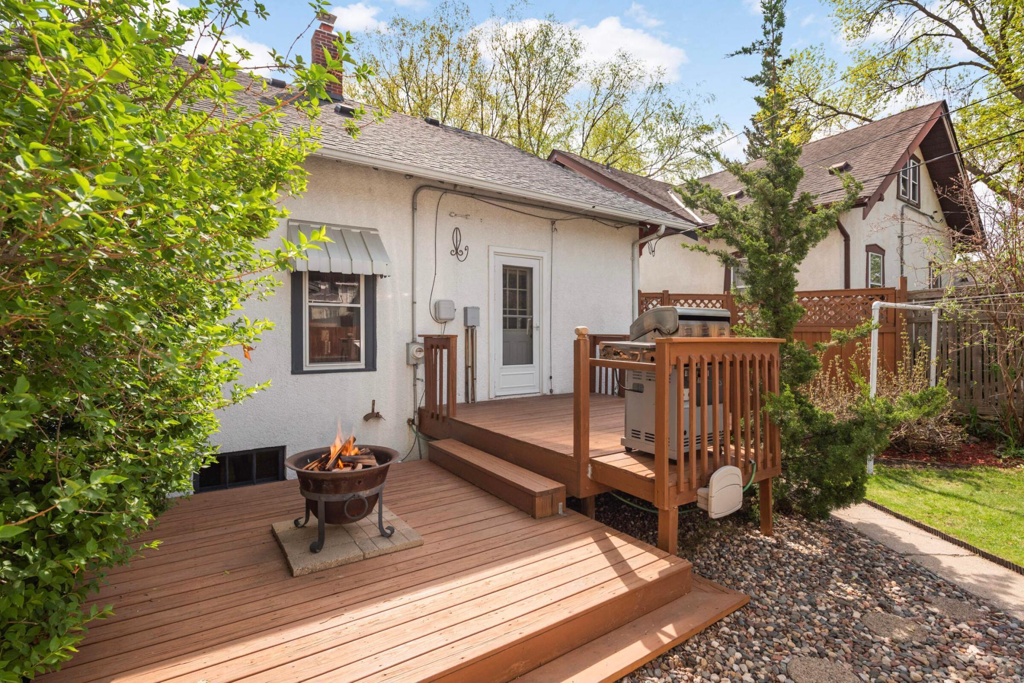 3819 Russell Avenue N