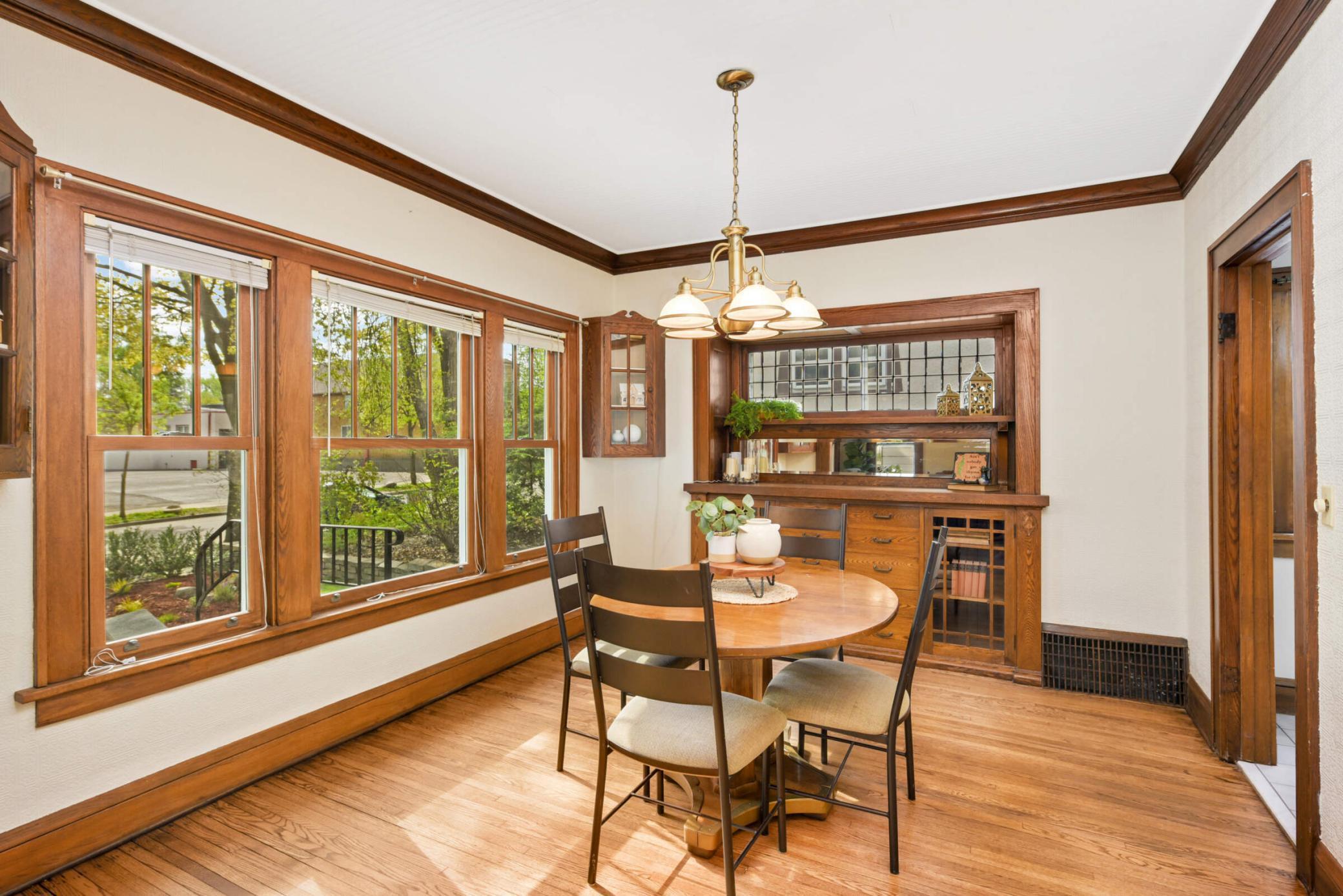 3819 Russell Avenue N