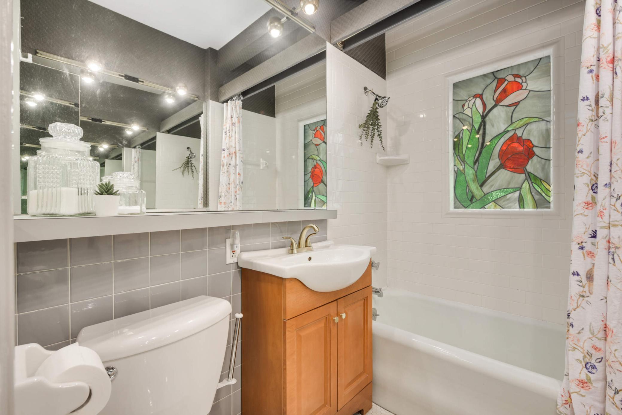 3819 Russell Avenue N