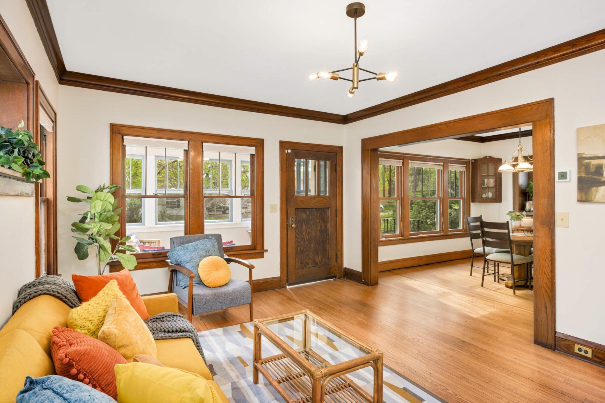 3819 Russell Avenue N